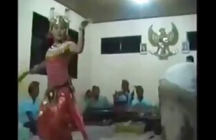XXX Gloryhole vui vẻ xlxx thu với đầy trên vòi nước người nghiện
